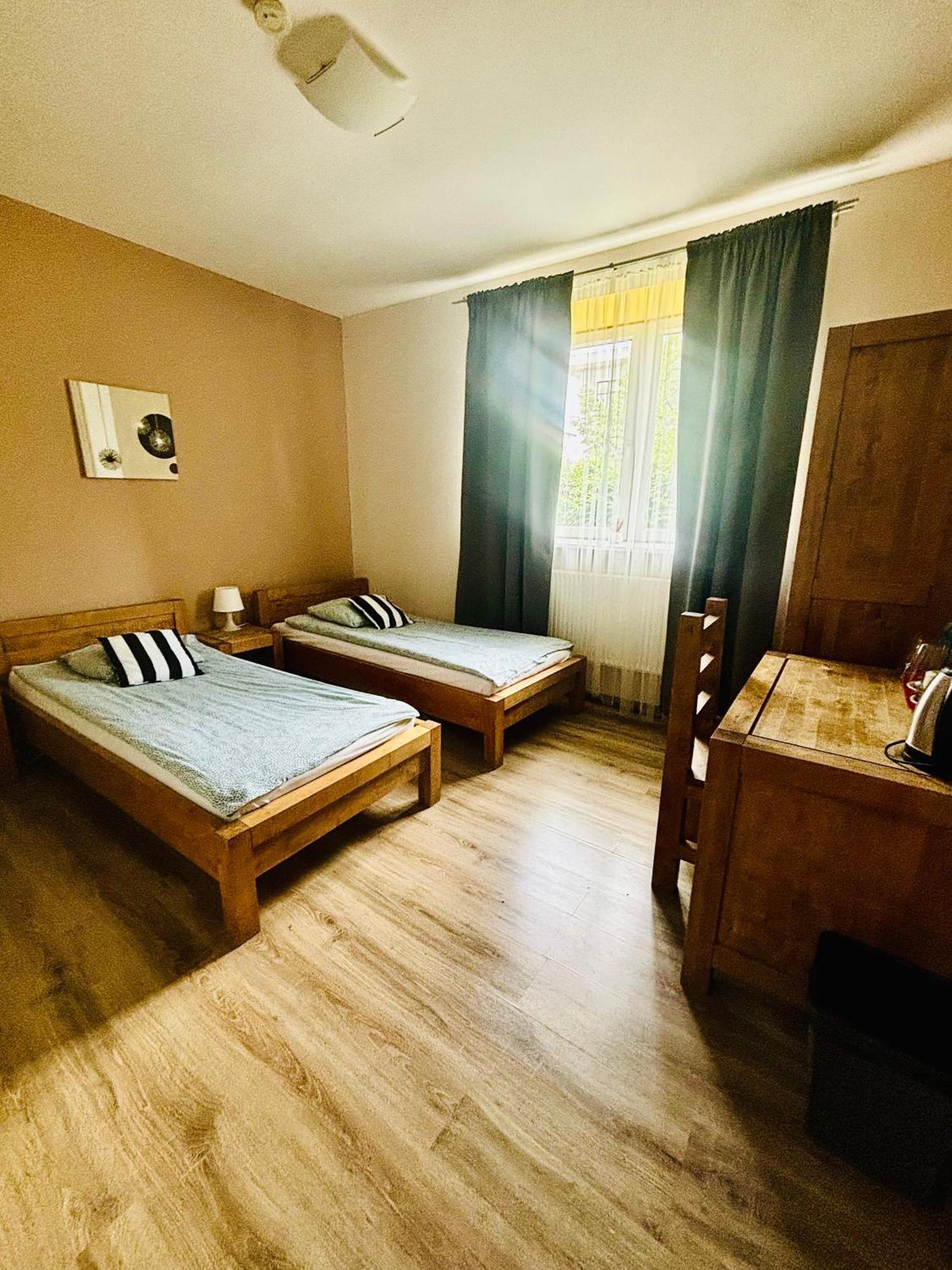Bedrooms 3 Maja 15A Лодзь Экстерьер фото