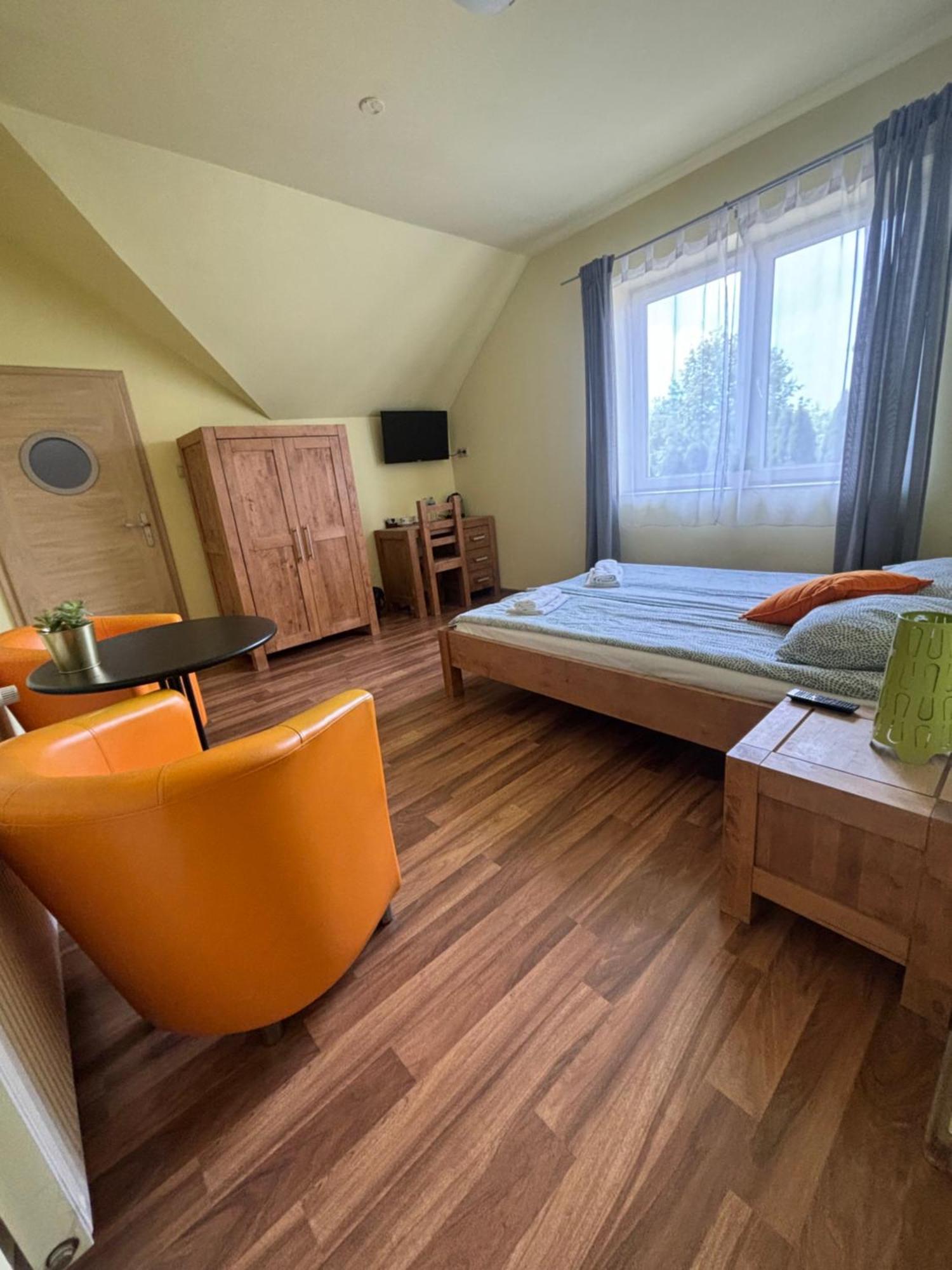 Bedrooms 3 Maja 15A Лодзь Экстерьер фото