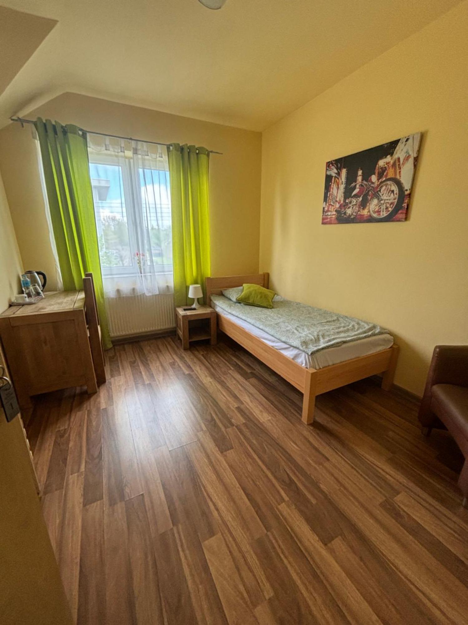 Bedrooms 3 Maja 15A Лодзь Экстерьер фото